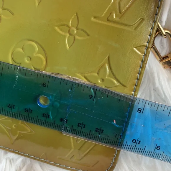 Louis Vuitton vernis pochette, professionally refurbished, immaculate inside, - Picture 7 of 9